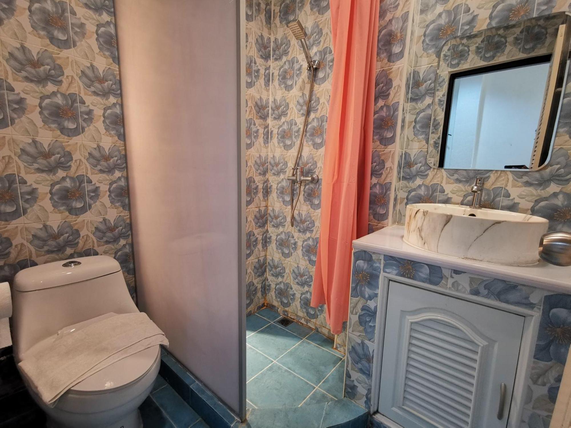 Kan Home Hotel Kanchanaburi Zewnętrze zdjęcie