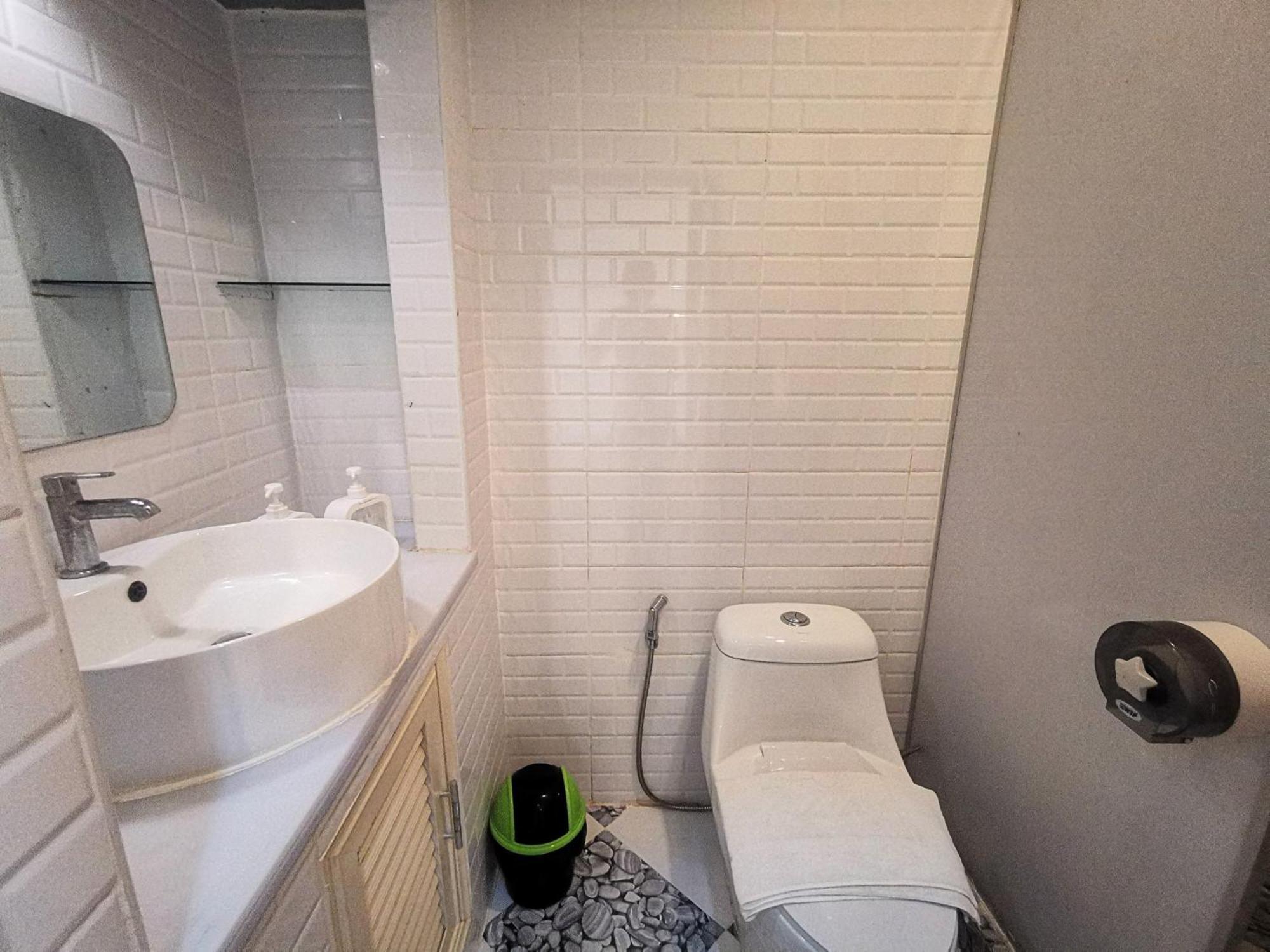 Kan Home Hotel Kanchanaburi Zewnętrze zdjęcie
