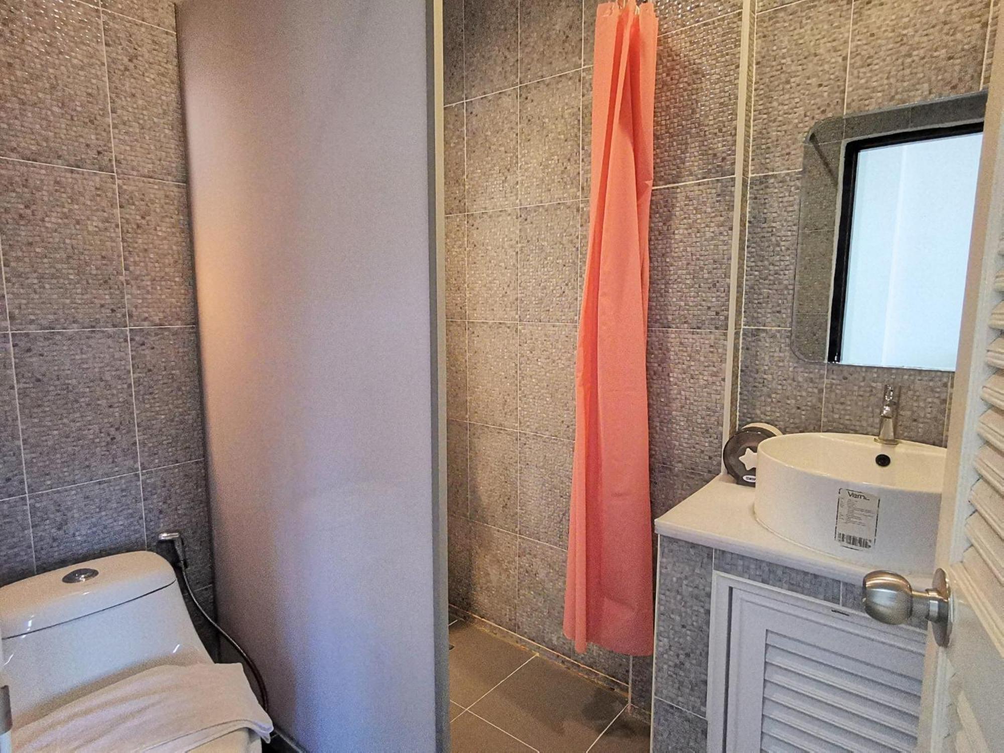Kan Home Hotel Kanchanaburi Zewnętrze zdjęcie